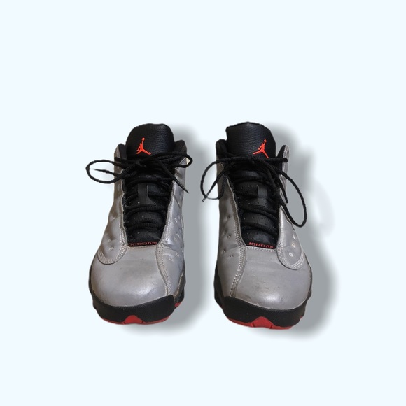 Air Jordan 13 Retros - Picture 2 of 7